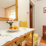 Three-bedroom In Brodarica (Sibenik-Knin)
