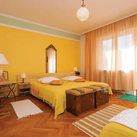 Apartment Three-bedroom In
