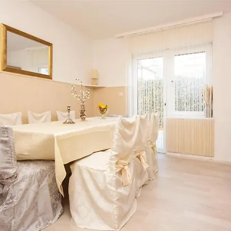 Three-bedroom In Apartment