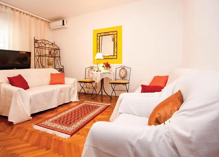 Apartment Three-bedroom In *